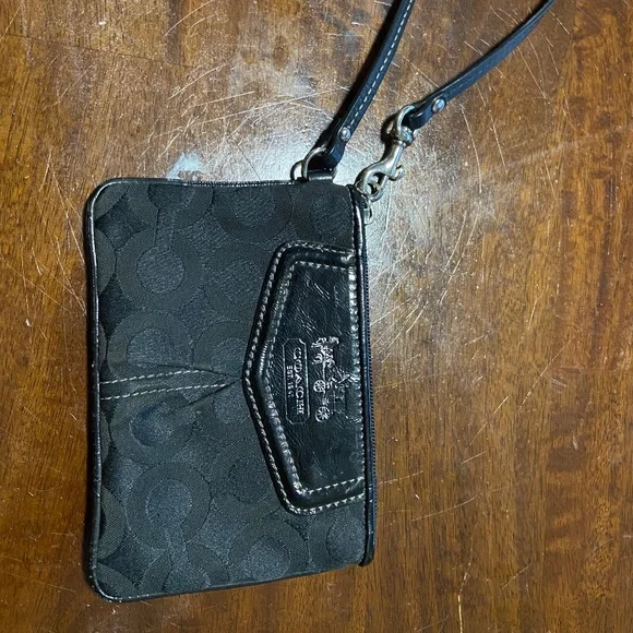 Coach Wristlet Black - Picture 1 of 5